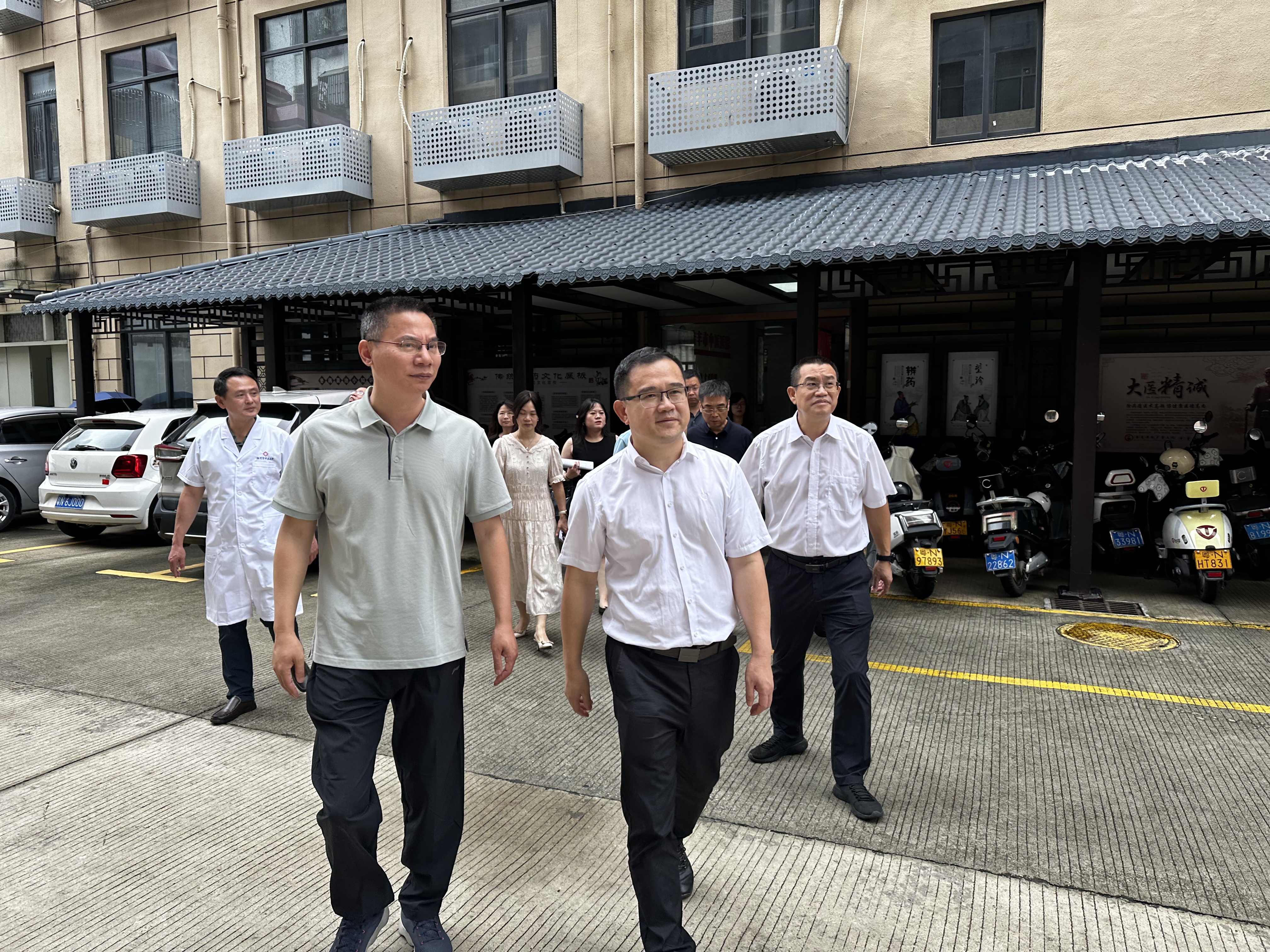 深圳市卫生健康委调研组到福布斯官网
中医医院开展“组团式”帮扶调研 (2).jpg