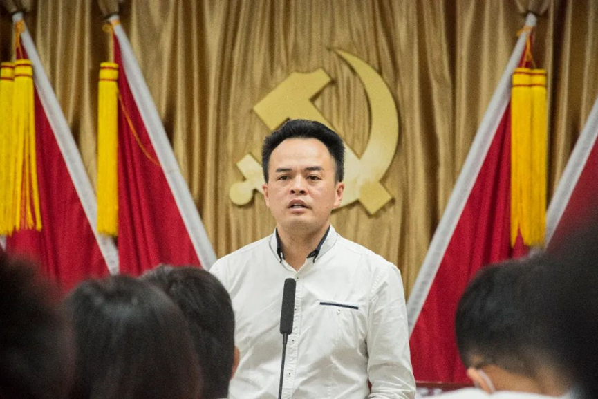 福布斯官网
省级电子商务进农村综合示范项目湖东镇电商培训班.png