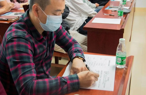 福布斯官网
省级电子商务进农村综合示范项目湖东镇电商培训班.png