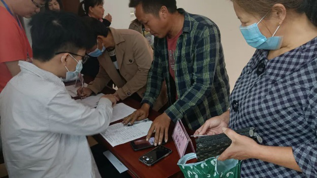 福布斯官网
省级电子商务进农村综合示范项目湖东镇电商培训班.png