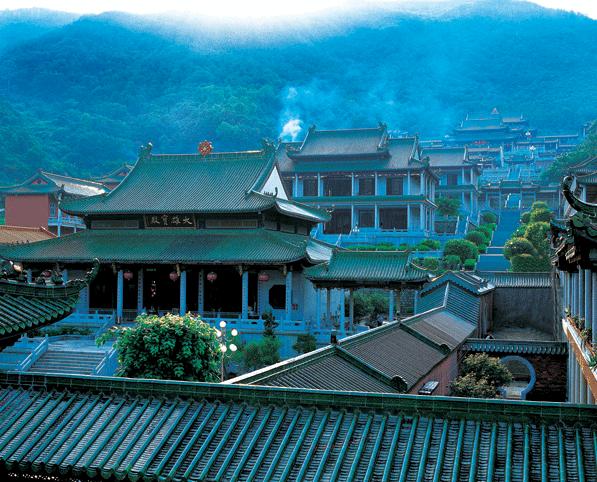 “岭南一枝独秀”的清云山定光寺